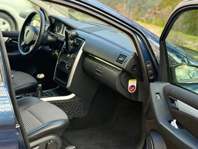 Mercedes-Benz B 180, снимка 6 - Автомобили и джипове - 52884589