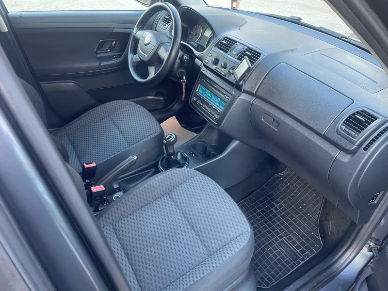Skoda Fabia, снимка 5 - Автомобили и джипове - 53144713