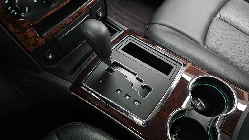 Chrysler 300c 3.5 Signature autogeorge.com, снимка 9 - Автомобили и джипове - 53315206