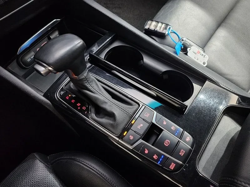 Kia K7 3.0 Lpi Luxury, снимка 9 - Автомобили и джипове - 55898434
