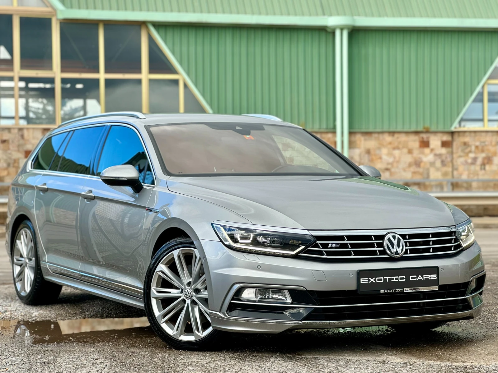VW Passat 2.0 TSI ! 4motion ! R Line ! DSG ! SWISS !, снимка 1