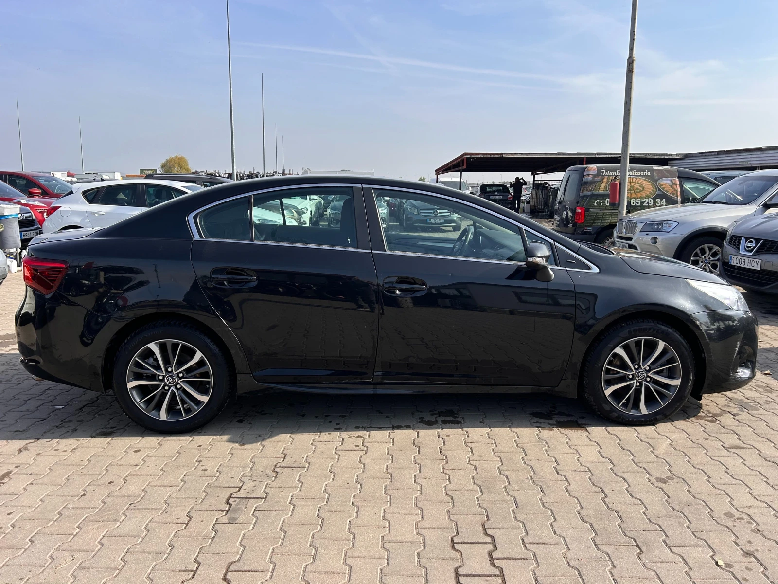 Toyota Avensis 2.0D-4D NAVI EURO 6 - изображение 5