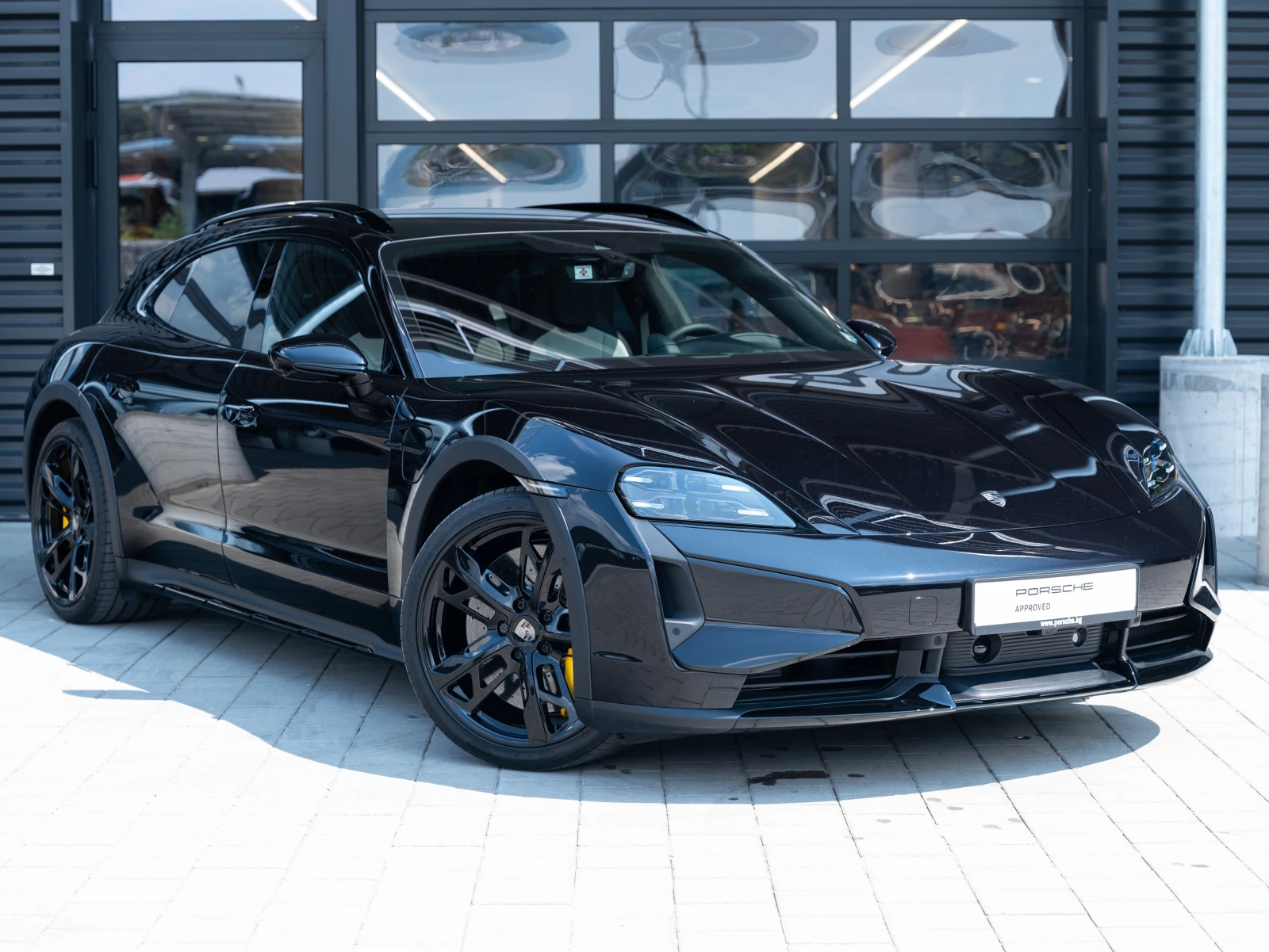 Porsche Taycan Turbo S Cross Turismo - изображение 3