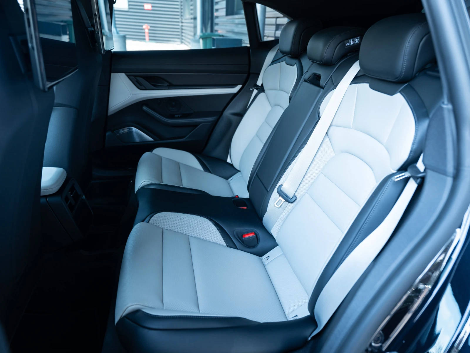 Porsche Taycan Turbo S Cross Turismo | Mobile.bg   15