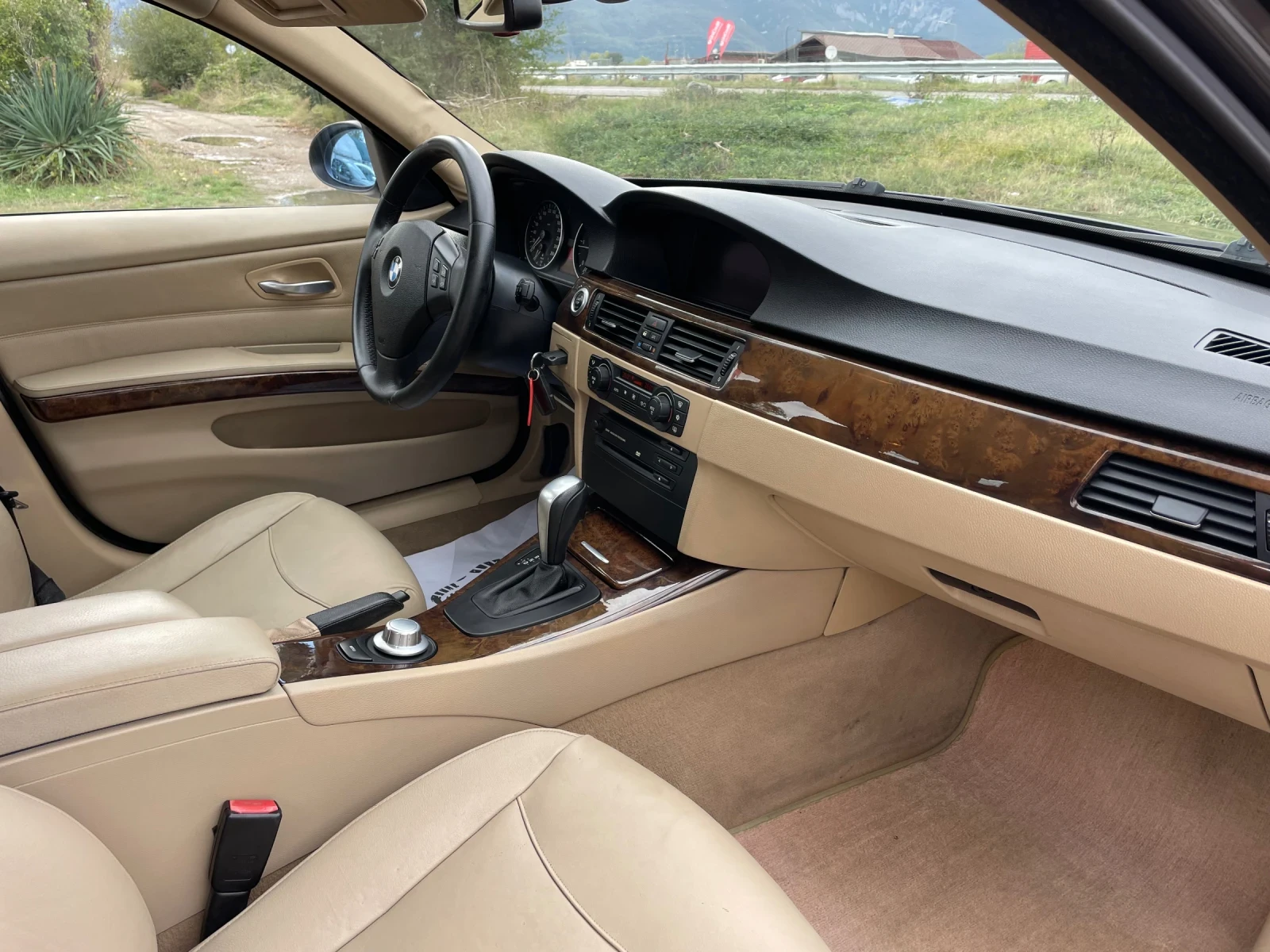 BMW 320 2.0TDI-163-PANO-NAVI-ITALIA - изображение 5