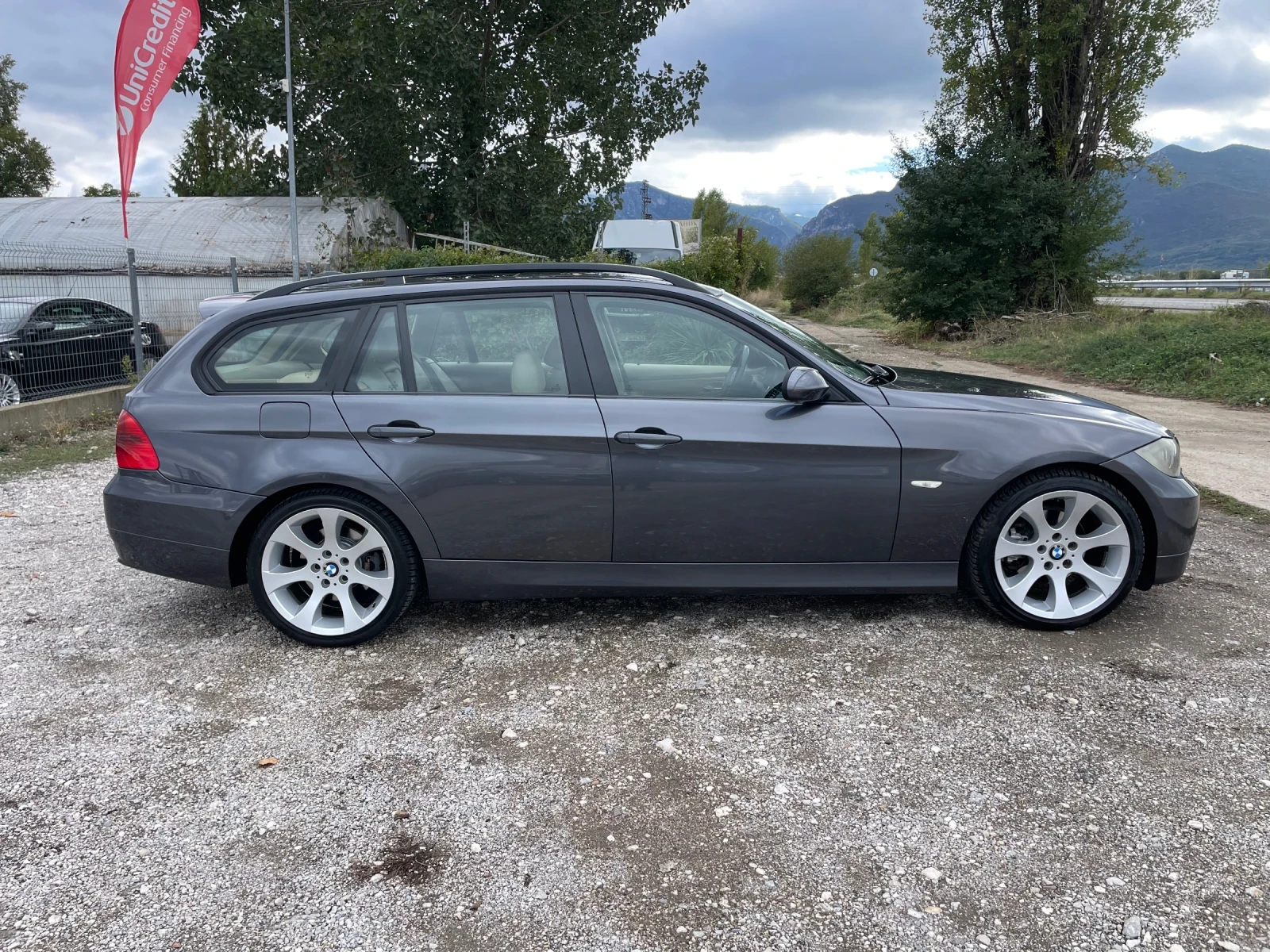 BMW 320 2.0TDI-163-PANO-NAVI-ITALIA - изображение 4