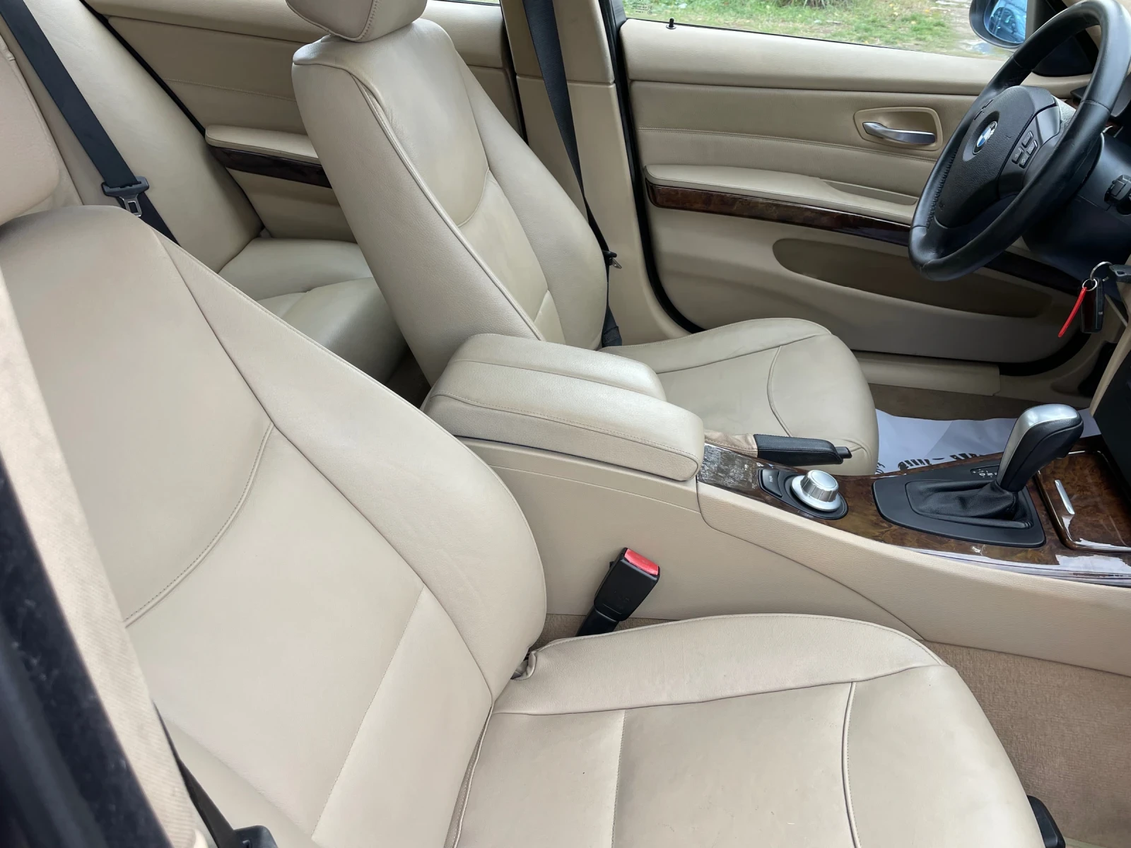 BMW 320 2.0TDI-163-PANO-NAVI-ITALIA - изображение 6