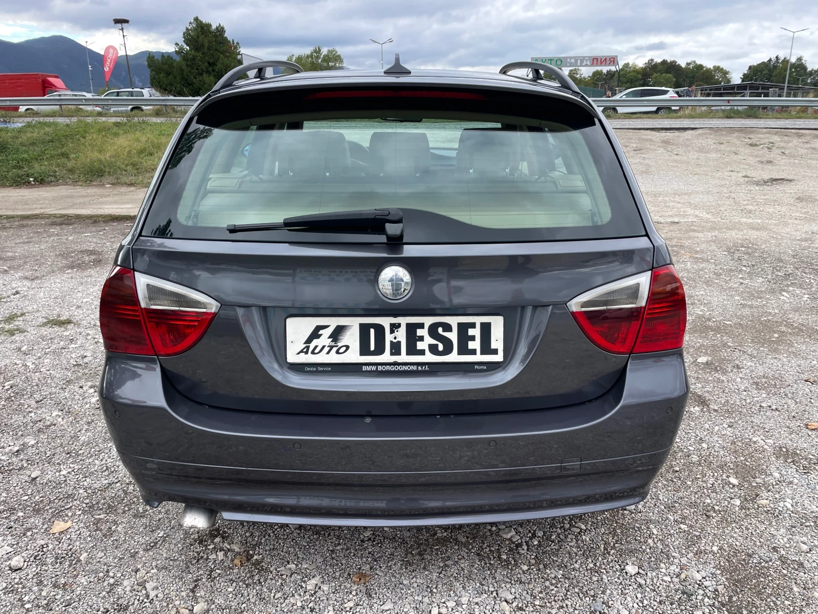 BMW 320 2.0TDI-163-PANO-NAVI-ITALIA - изображение 10