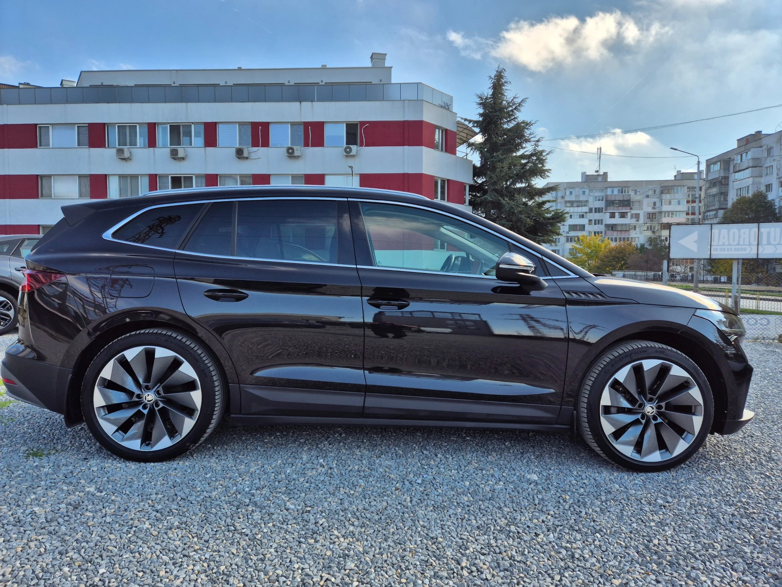 Skoda Enyaq IV-80-82 KWh-TERMO POMPA-AMBIENT LIGHT | Mobile.bg   7