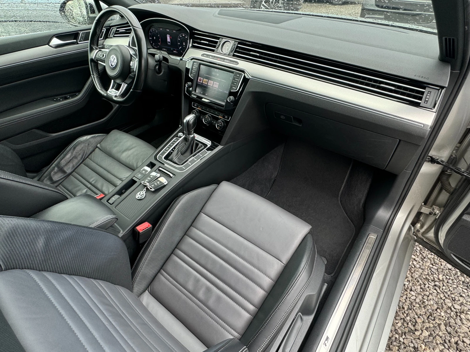 VW Passat 2.0 TSI ! 4motion ! R Line ! DSG ! SWISS ! | Mobile.bg   11