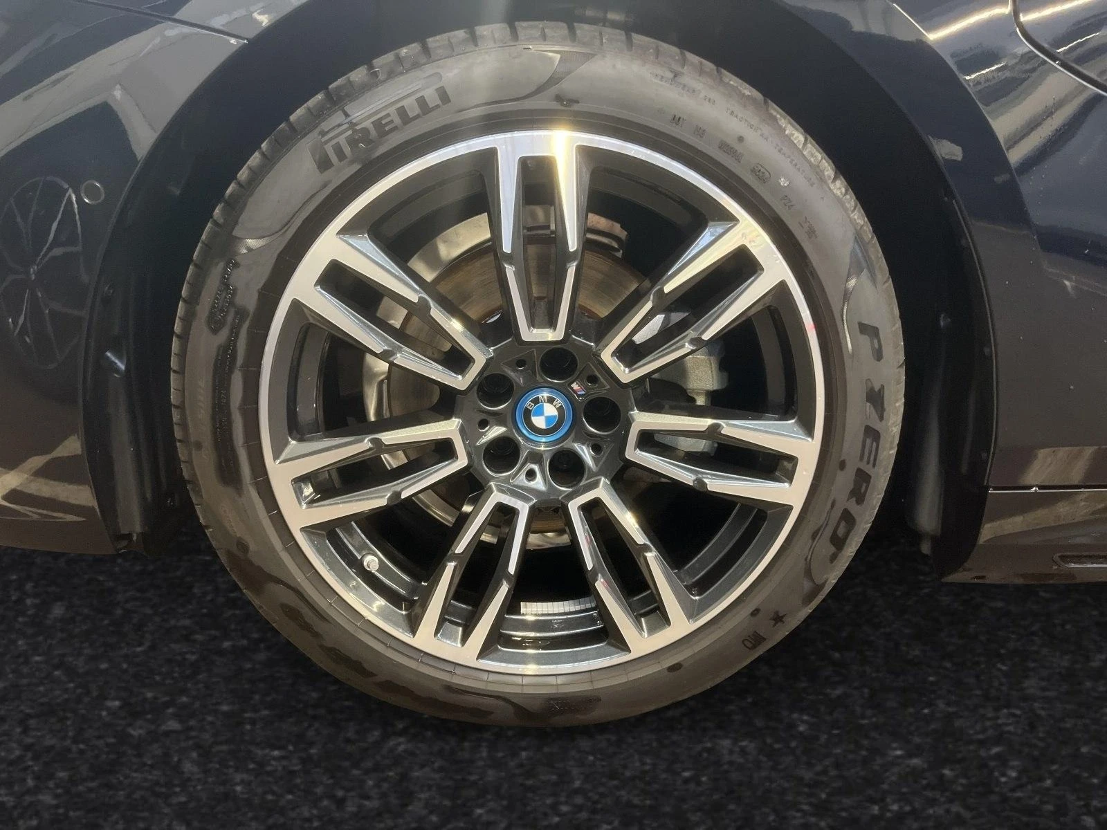 BMW 530 e/PLUG-IN/M-SPORT/HEAD UP/360/LED/KEYLESS/ - изображение 4