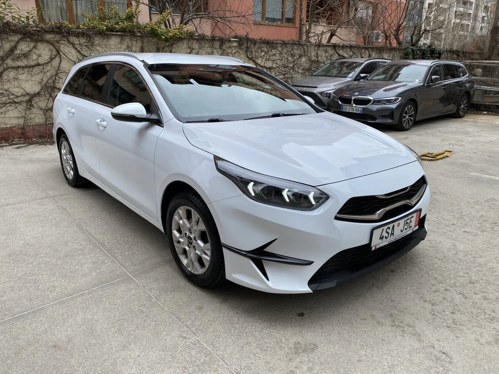 Kia Ceed 1.5 T-GDI/ Top/SW/ ГАРАНЦИЯ ДО 12/2029г , снимка 3 - Автомобили и джипове - 53407224