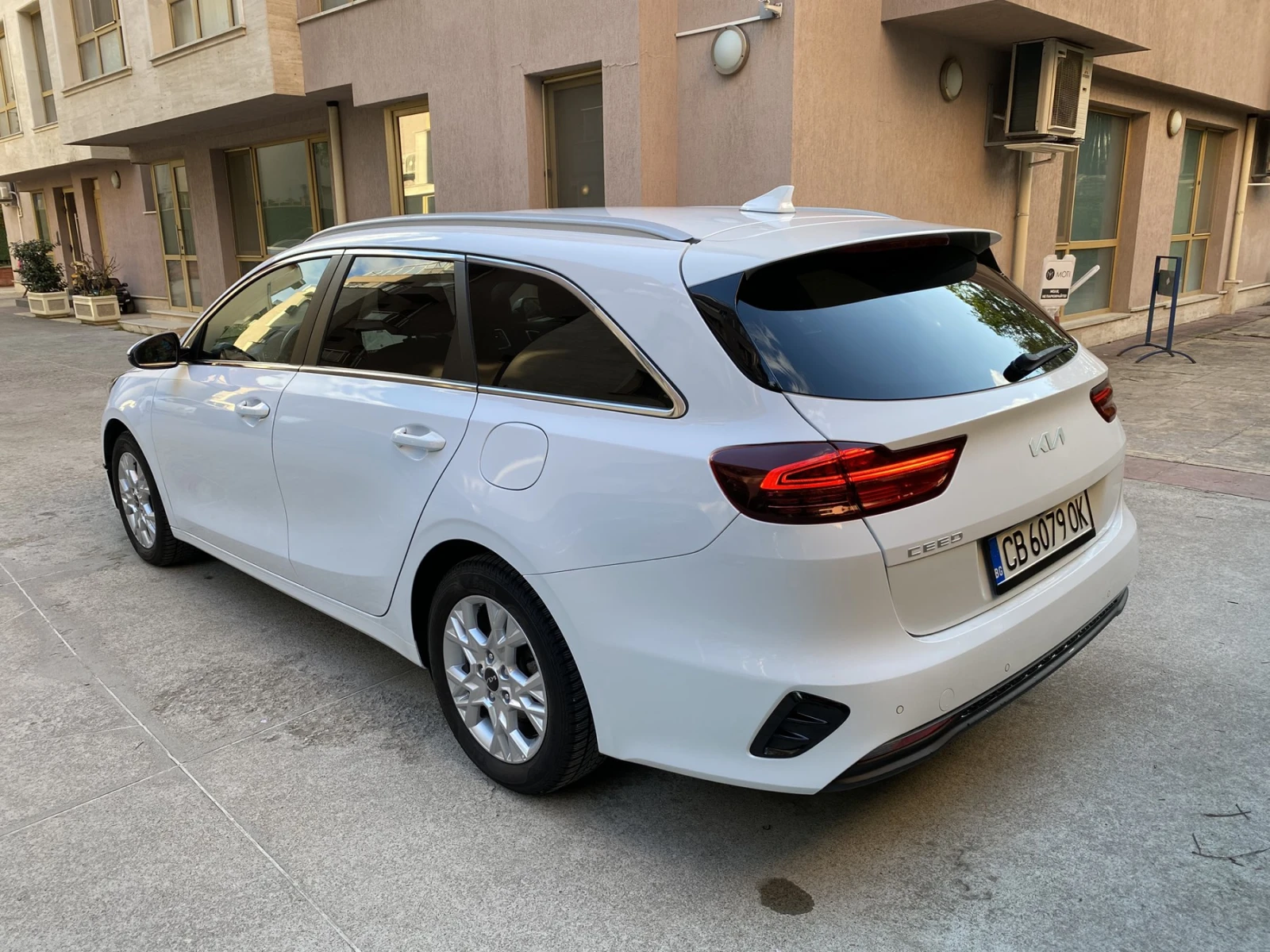 Kia Ceed 1.5 T-GDI/ Top/SW/ ГАРАНЦИЯ ДО 12/2029г , снимка 7 - Автомобили и джипове - 53407224