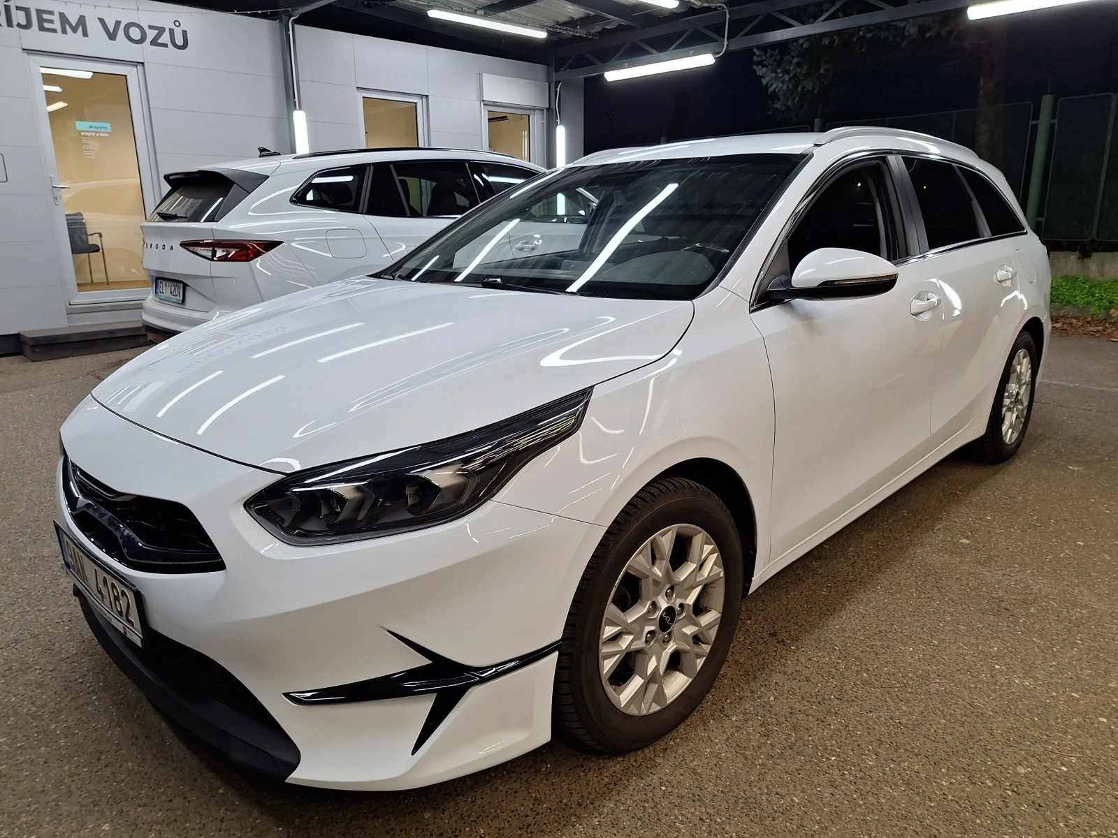 Kia Ceed 1.5 T-GDI / Top /SW/ � �������� /������� ���� | Mobile.bg � ����������� 1