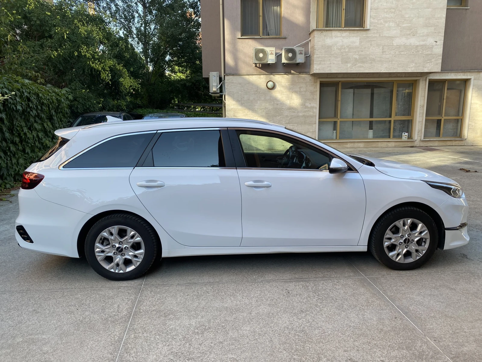 Kia Ceed 1.5 T-GDI/ Top/SW/ �������� �� 12/2029�  | Mobile.bg � ����������� 4