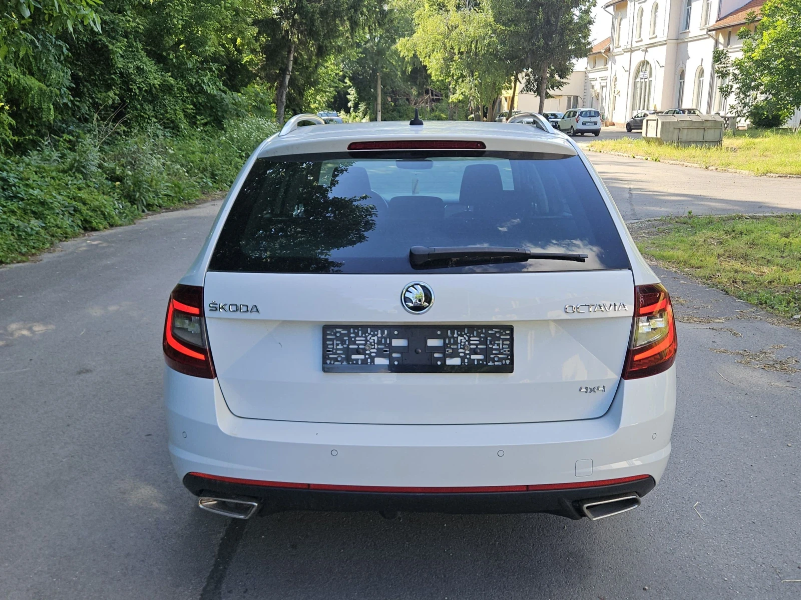 Skoda Octavia 2.0tdi---4x4---FULL, снимка 6 - Автомобили и джипове - 53636624