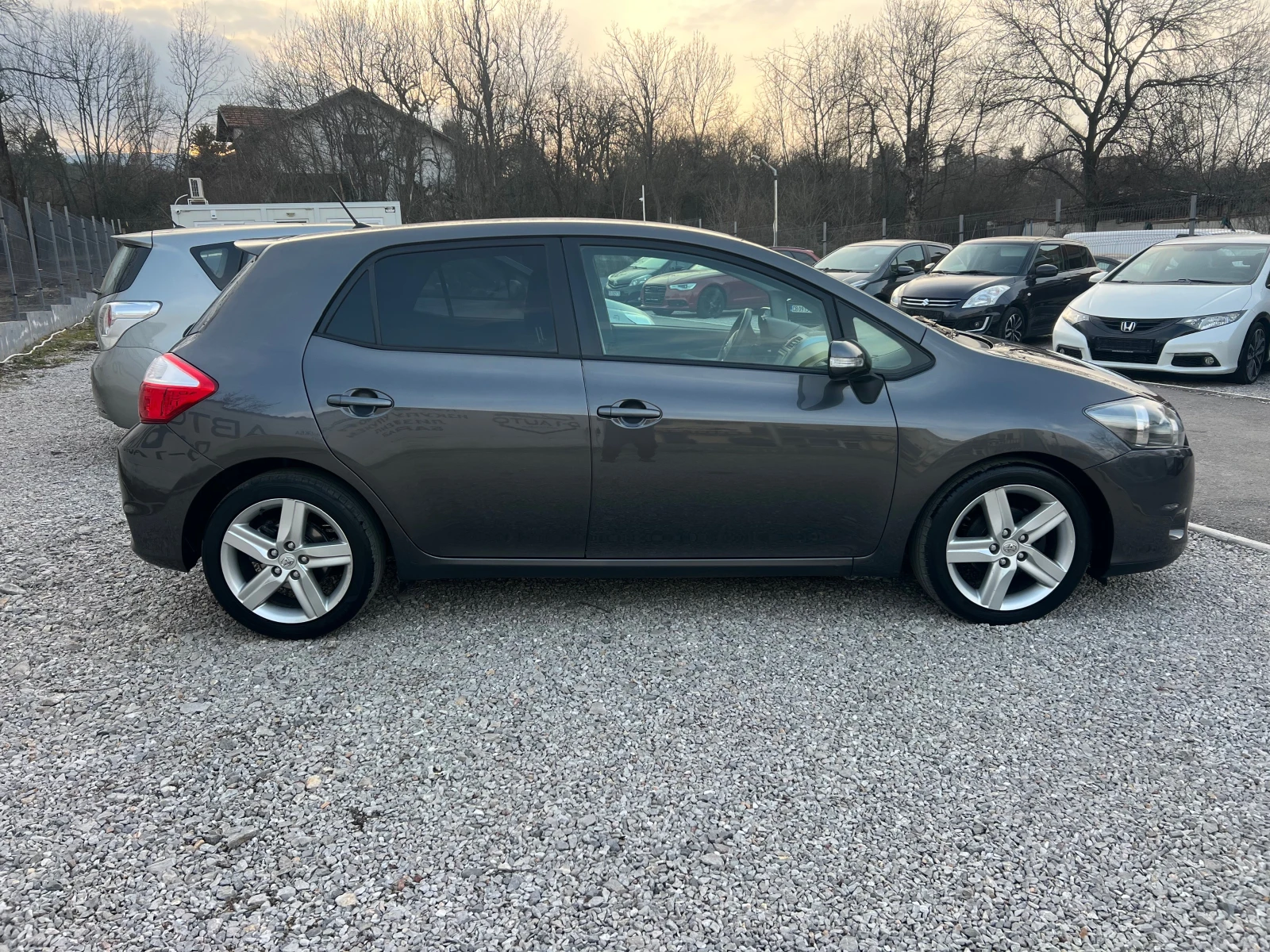 Toyota Auris 1.6-FULL, снимка 7 - Автомобили и джипове - 53878392