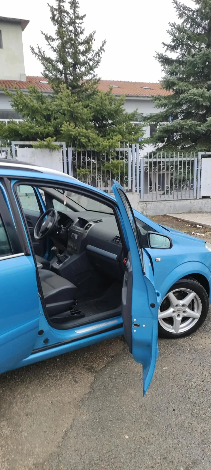 Opel Zafira 1.8, снимка 2 - Автомобили и джипове - 53935680