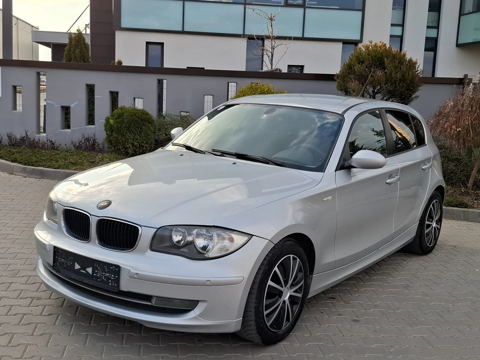 BMW 120 2.0D* (143кс)* FACELIFT* * НОВ ВНОС* * , снимка 6 - Автомобили и джипове - 53988354
