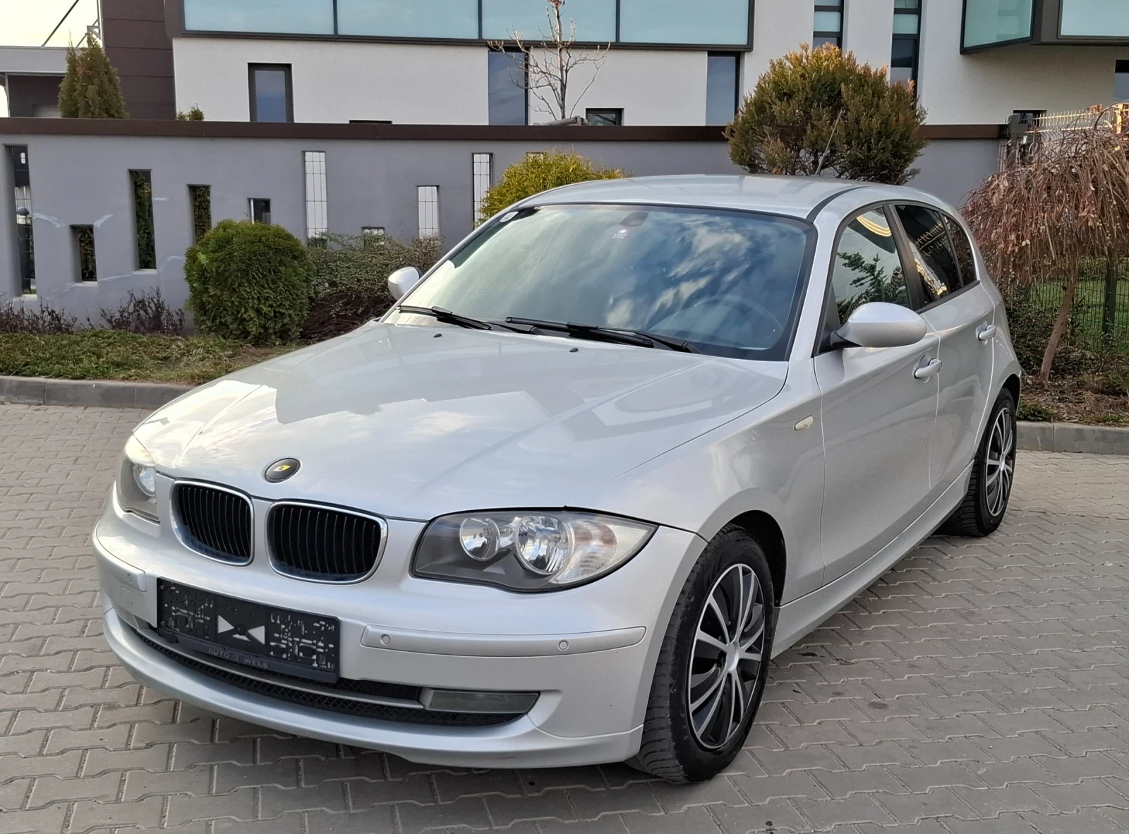 BMW 120 2.0D* (143кс)* FACELIFT* * НОВ ВНОС* * , снимка 2 - Автомобили и джипове - 53988354