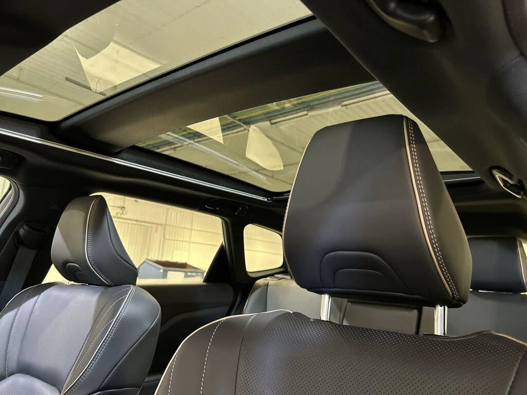 Toyota Crown  Signia Limited AWD, снимка 15 - Автомобили и джипове - 54248463