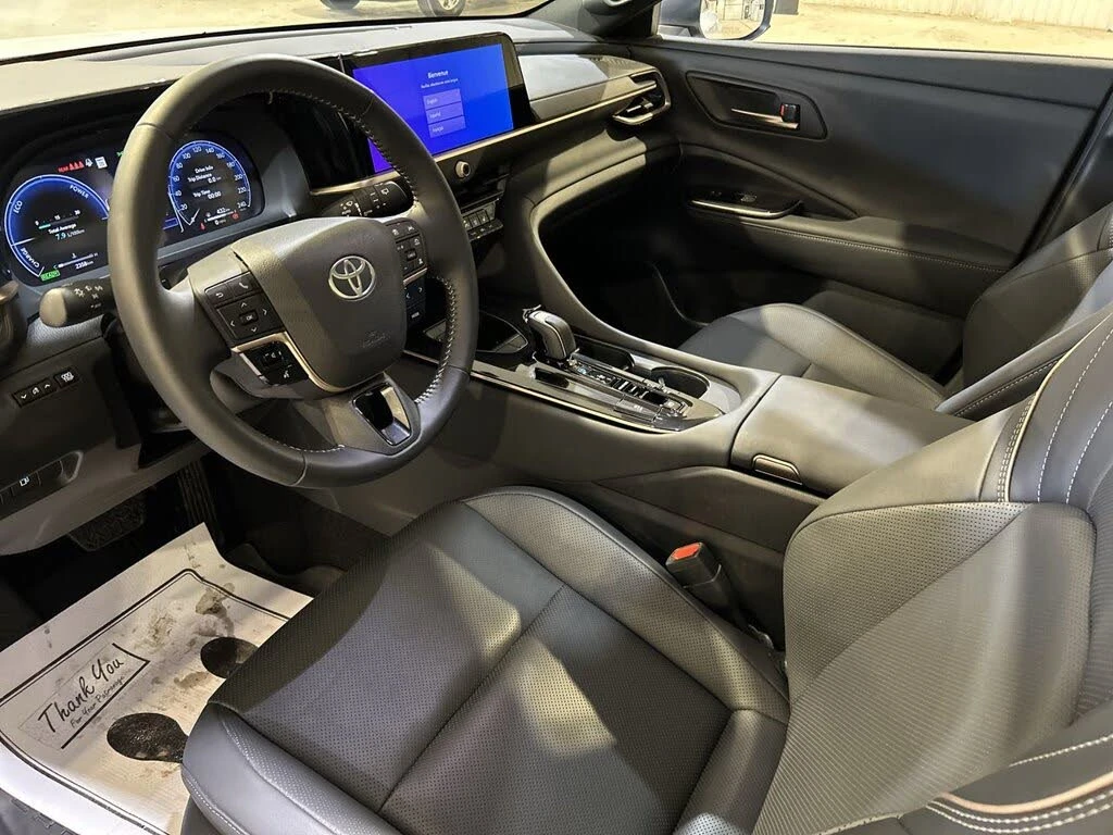 Toyota Crown  Signia Limited AWD, снимка 13 - Автомобили и джипове - 54248463