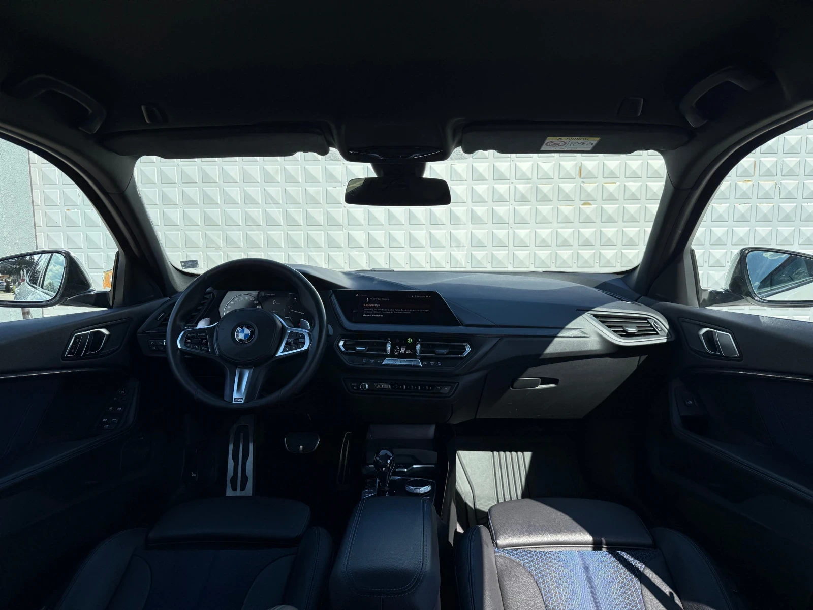 BMW 118 d!2.0!M sport!Keyless Go!Adaptive LED!Distronic!, снимка 17 - Автомобили и джипове - 54260250