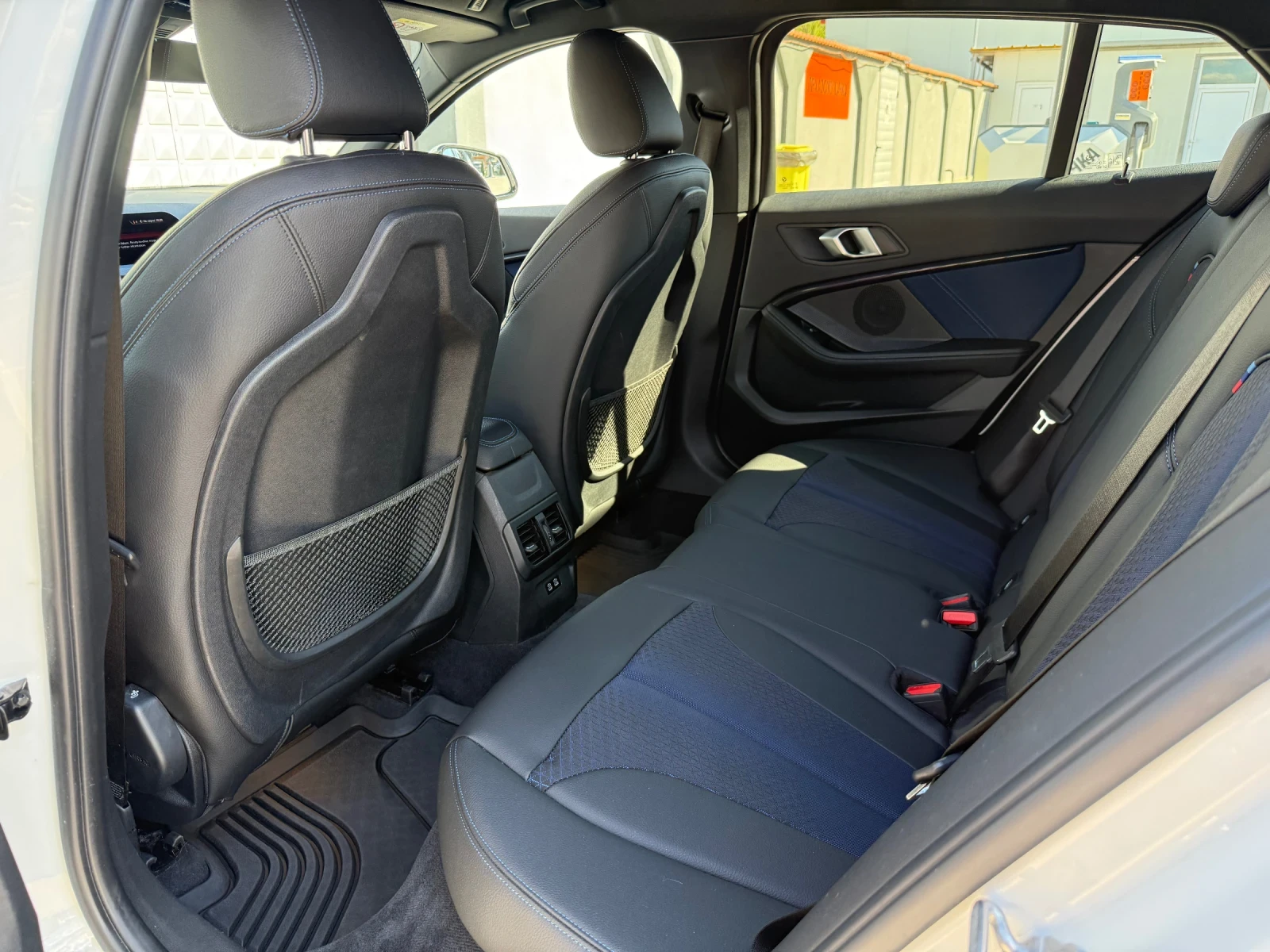 BMW 118 d!2.0!M sport!Keyless Go!Adaptive LED!Distronic!, снимка 15 - Автомобили и джипове - 54260250