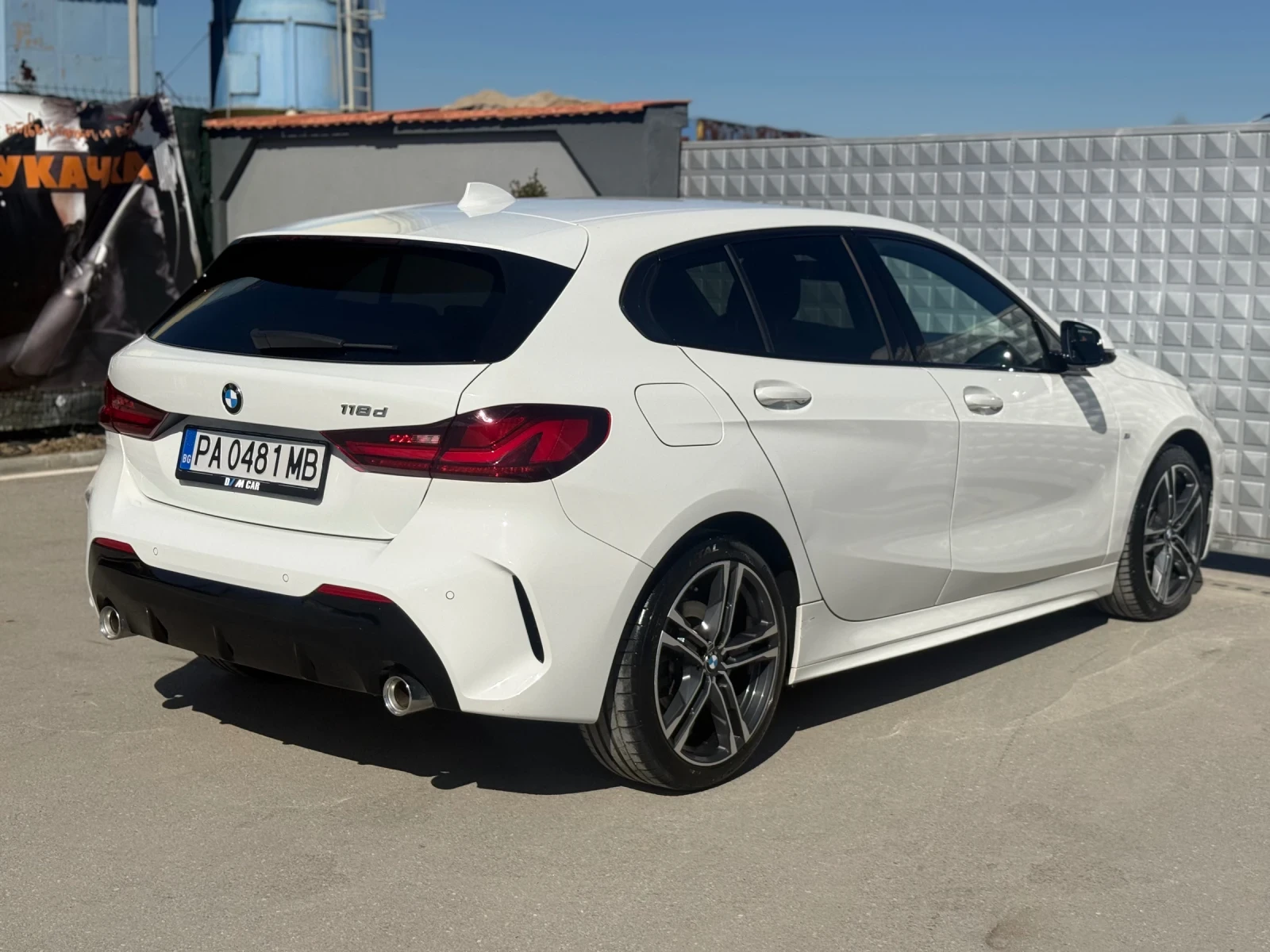 BMW 118 d!2.0!M sport!Keyless Go!Adaptive LED!Distronic!, снимка 4 - Автомобили и джипове - 54260250