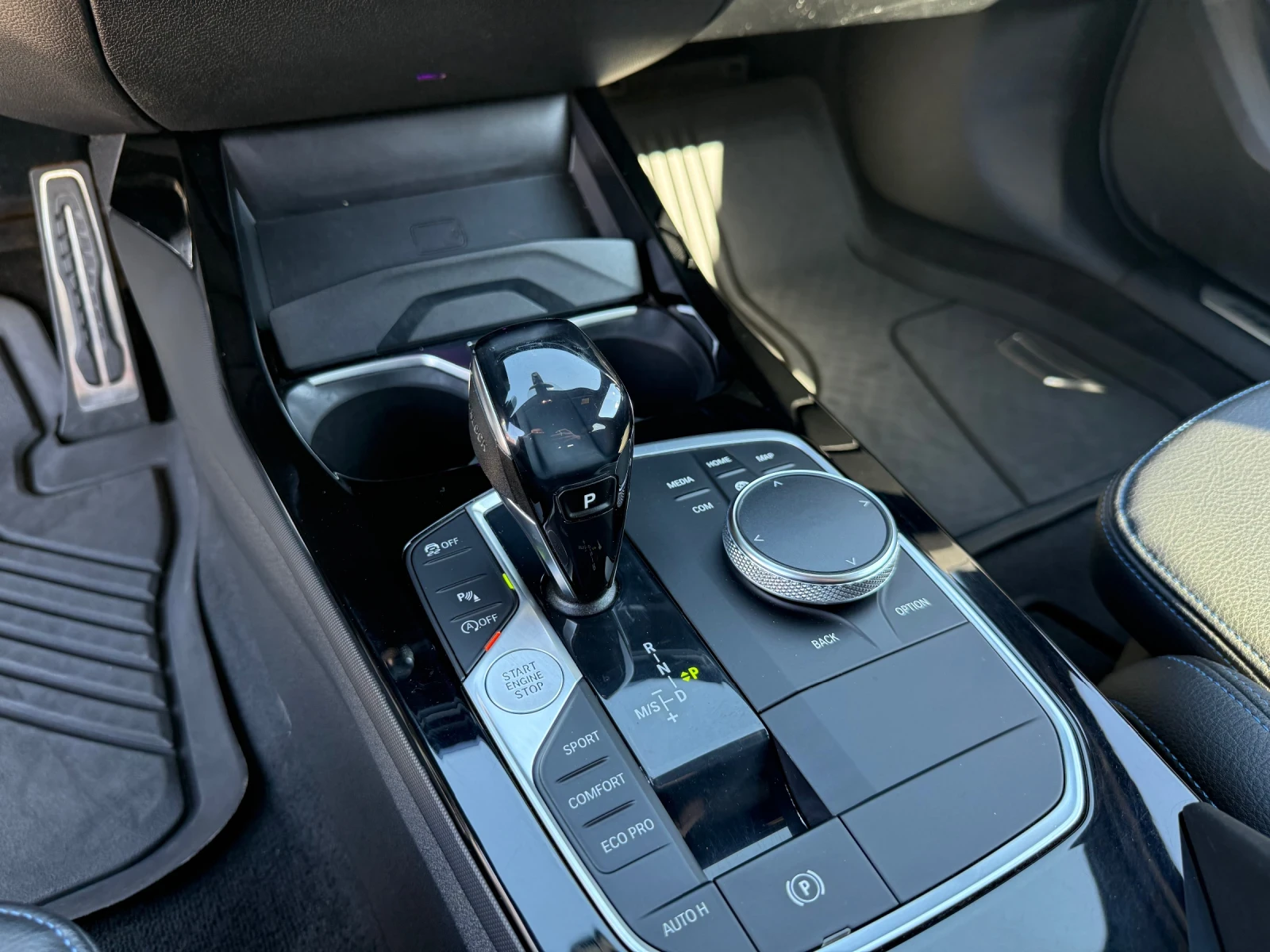 BMW 118 d!2.0!M sport!Keyless Go!Adaptive LED!Distronic!, снимка 13 - Автомобили и джипове - 54260250