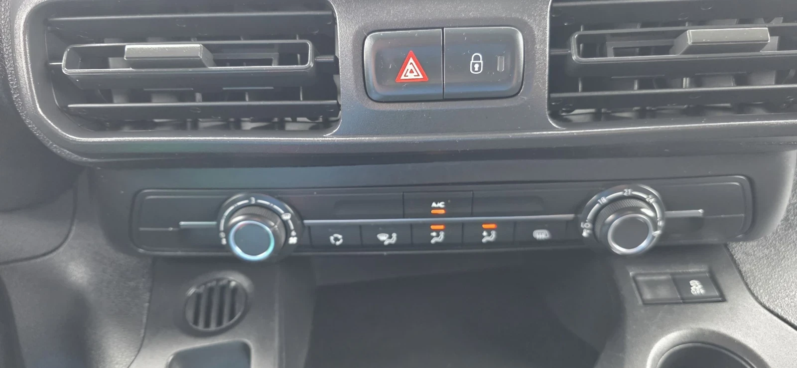 Toyota Proace City 1.5 D City-102 hp, снимка 13 - Автомобили и джипове - 54399804