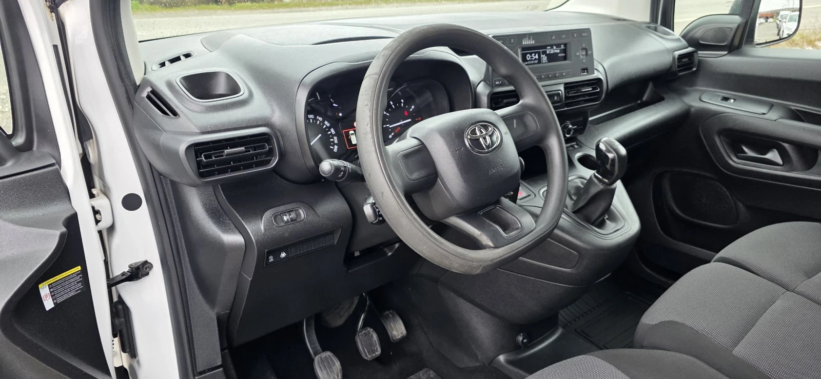 Toyota Proace City 1.5 D City-102 hp, снимка 9 - Автомобили и джипове - 54399804