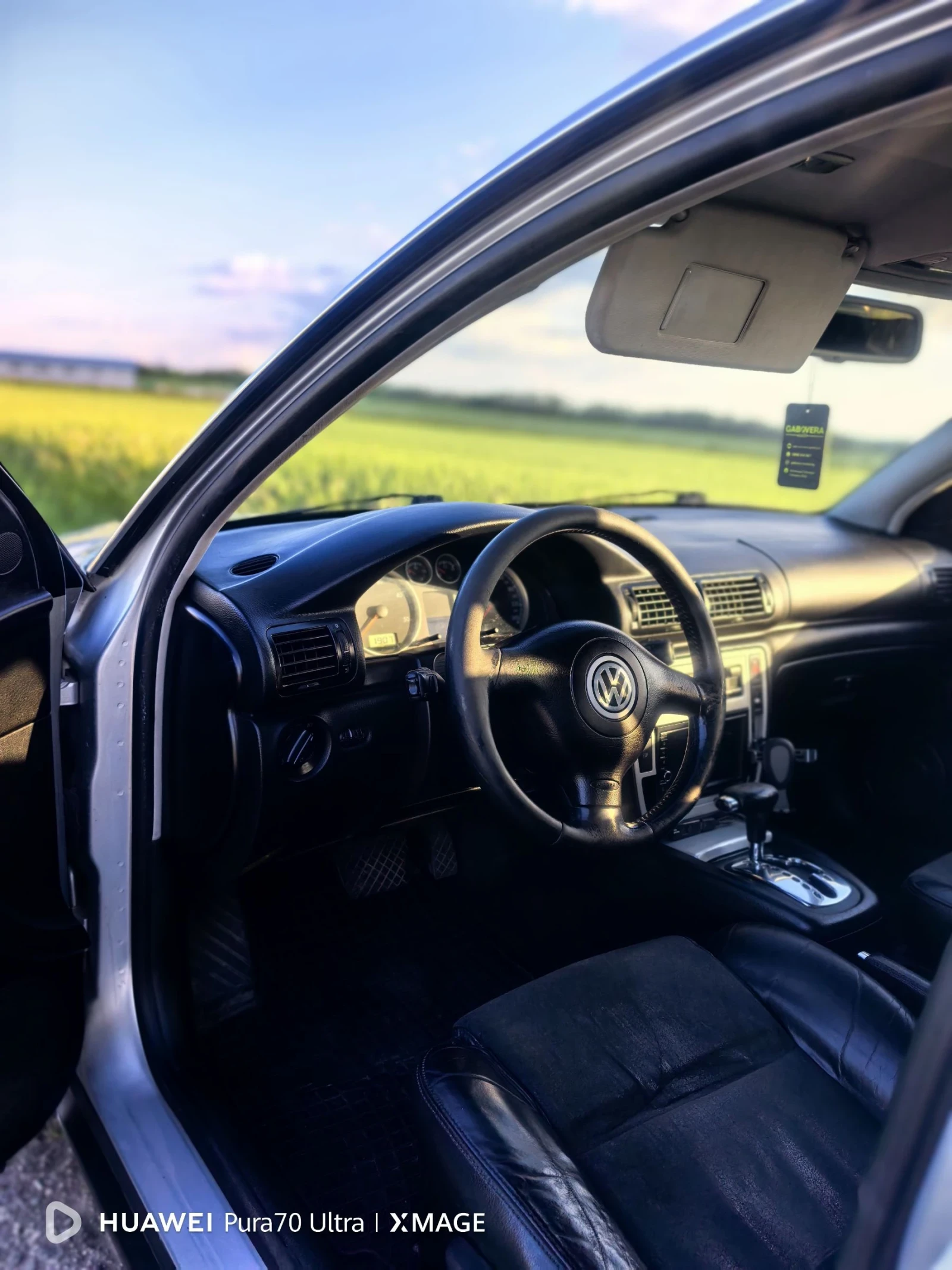 VW Passat 1.9 TDI Автомат, снимка 13 - Автомобили и джипове - 54663049
