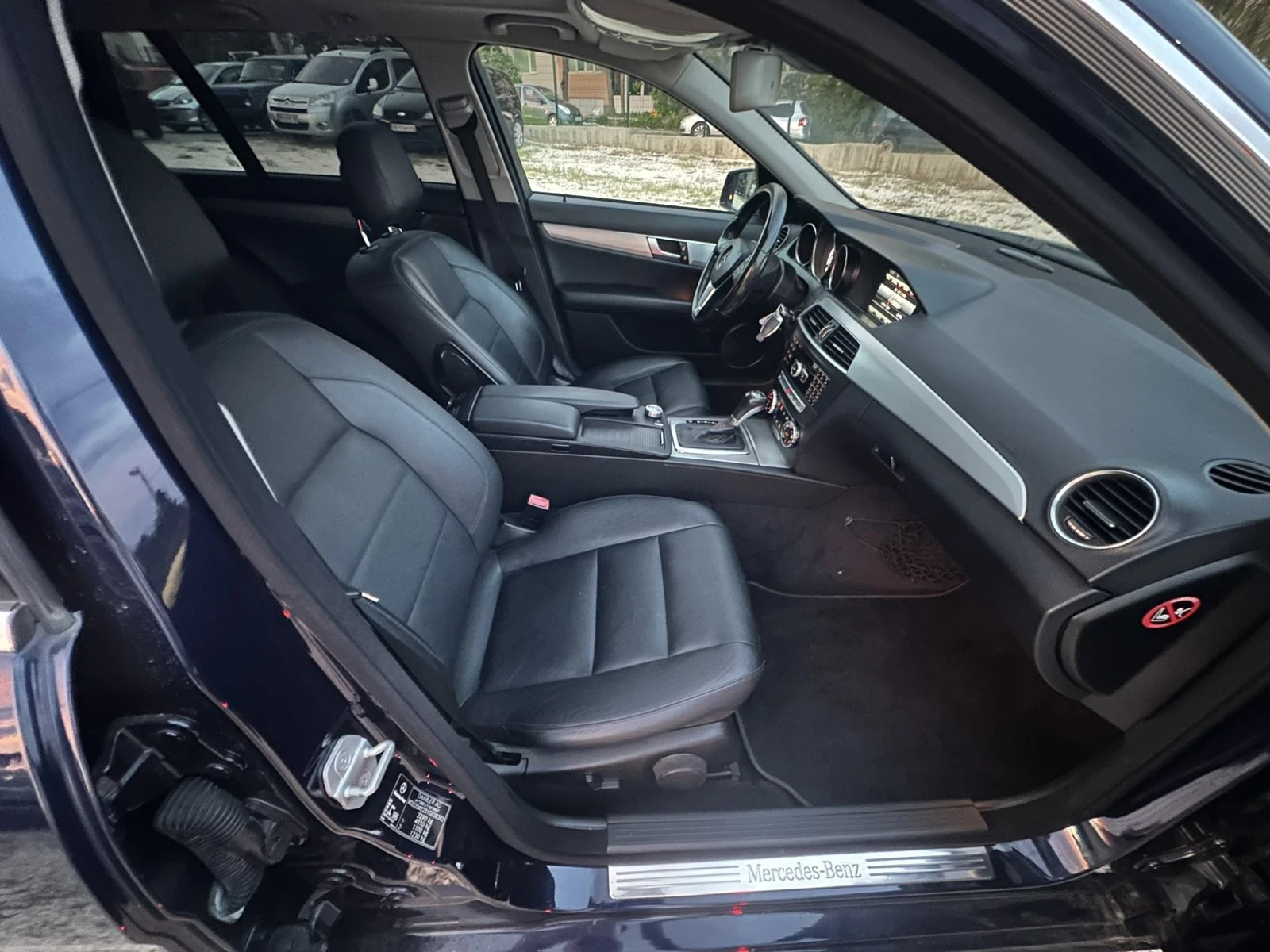 Mercedes-Benz C 350, снимка 13 - Автомобили и джипове - 55101440