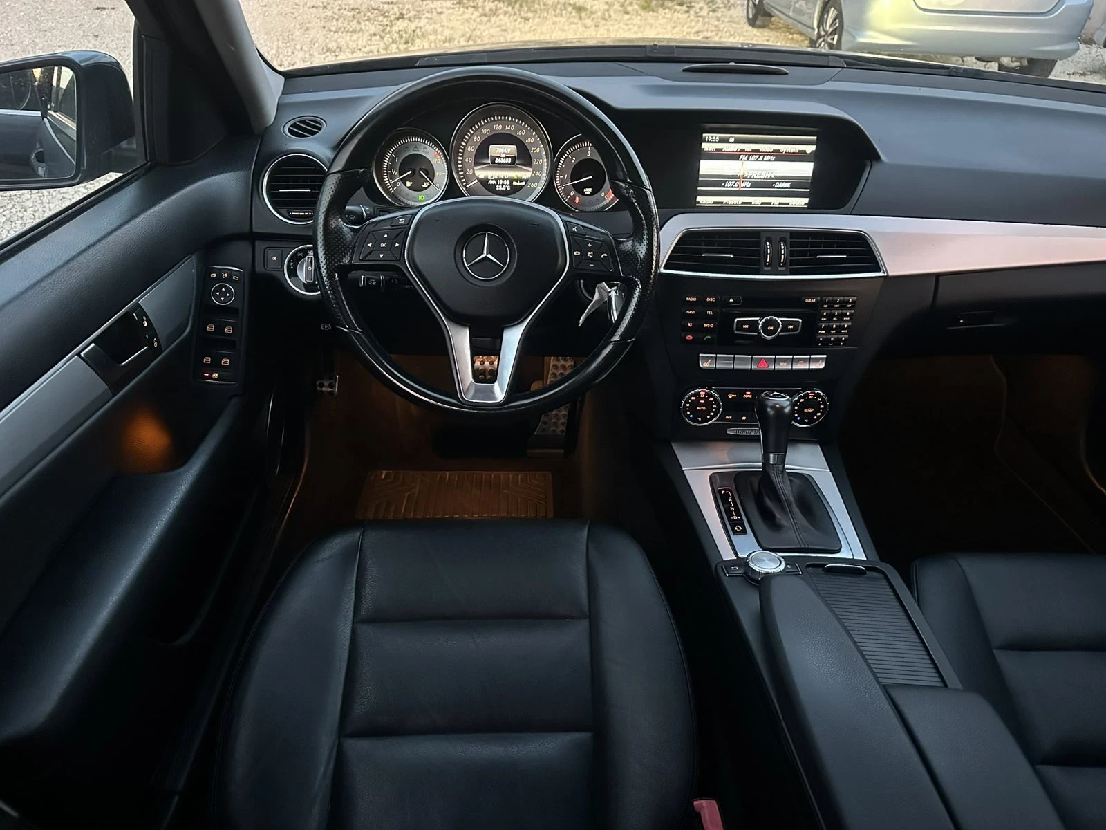 Mercedes-Benz C 350, снимка 10 - Автомобили и джипове - 55101440