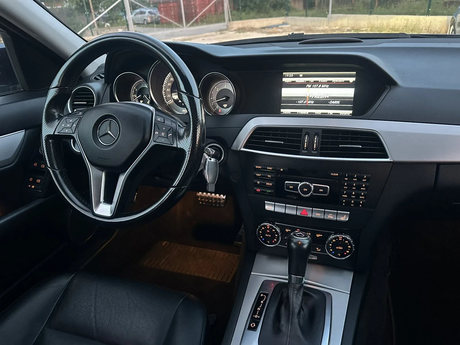 Mercedes-Benz C 350, снимка 11 - Автомобили и джипове - 55101440