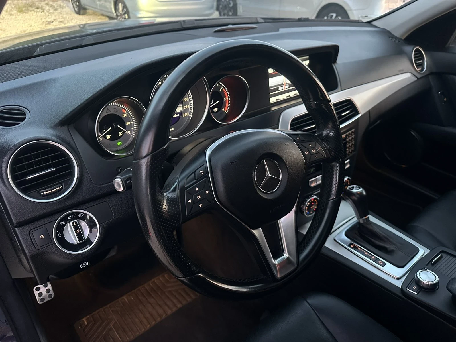 Mercedes-Benz C 350, снимка 8 - Автомобили и джипове - 55101440