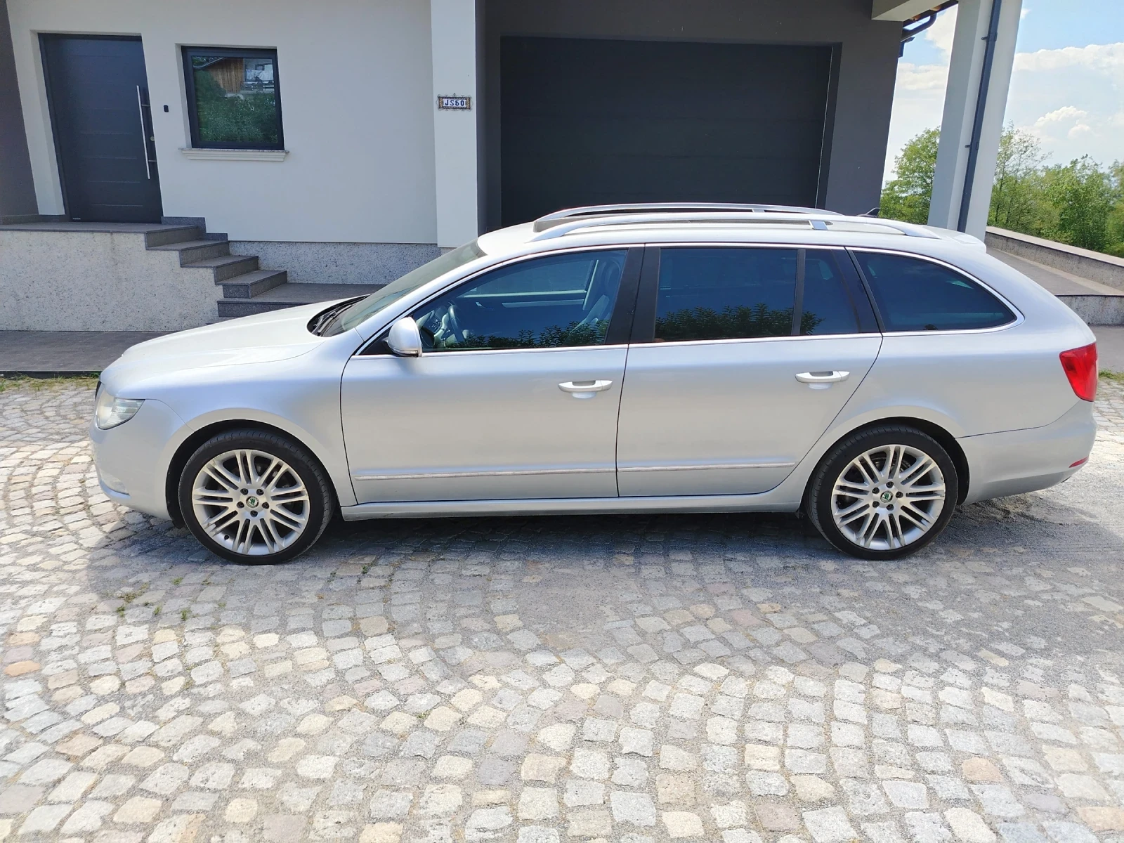 Skoda Superb 2.004x4dizel, снимка 3 - Автомобили и джипове - 55596703