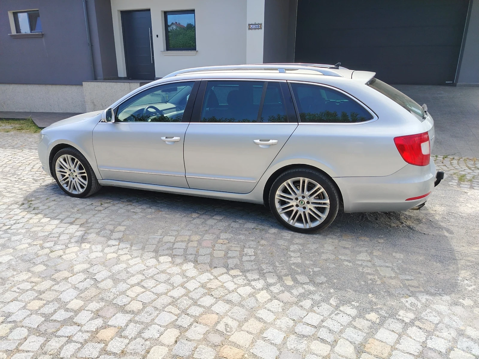 Skoda Superb 2.004x4dizel, снимка 4 - Автомобили и джипове - 55596703