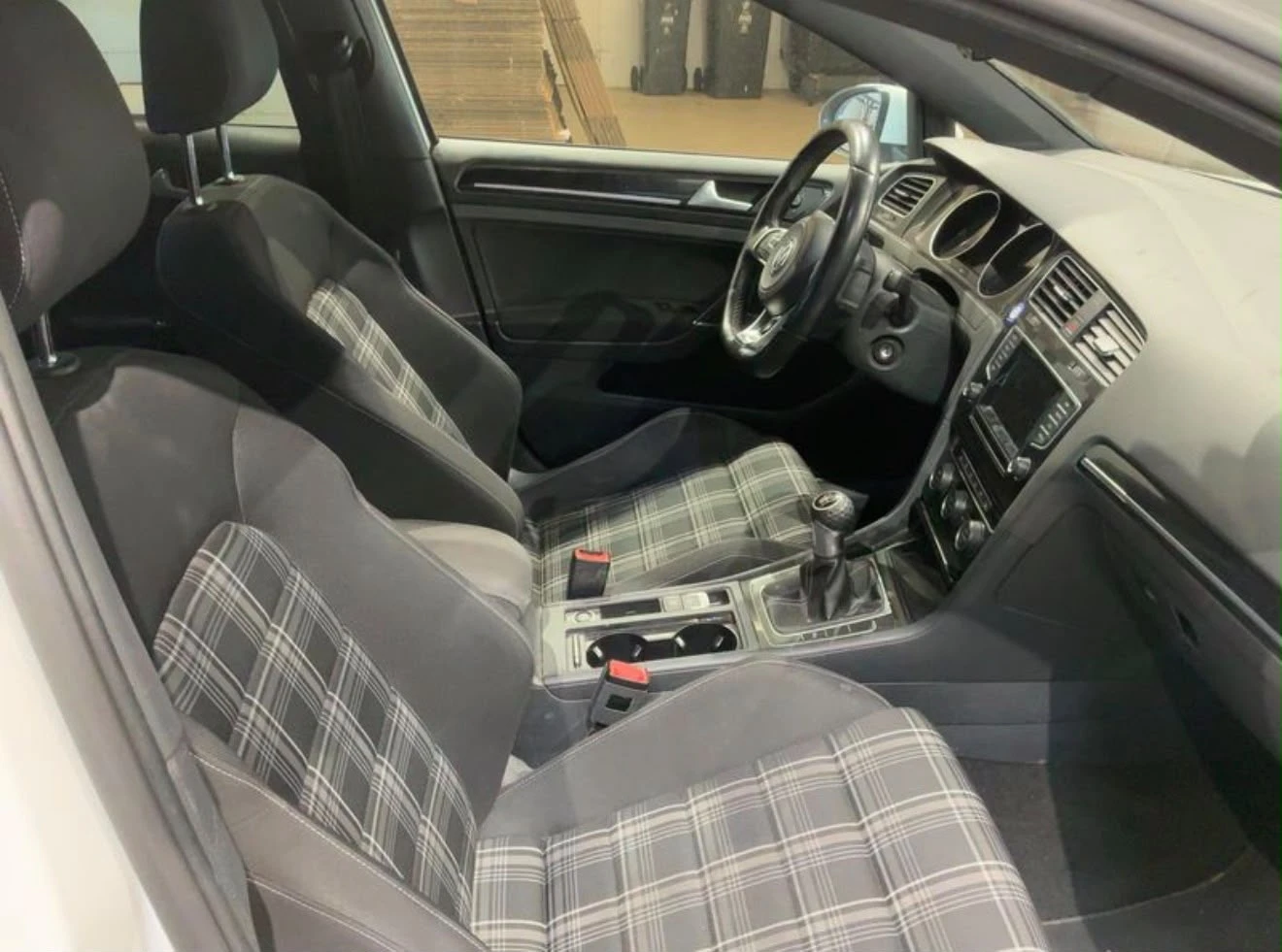 VW Golf 2.0TDI GTD 184 к.с Лизинг Уникредит по187евро , снимка 6 - Автомобили и джипове - 55654315