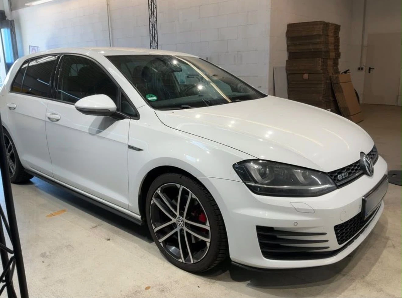 VW Golf 2.0TDI GTD 184 к.с Лизинг Уникредит по187евро , снимка 2 - Автомобили и джипове - 55654315