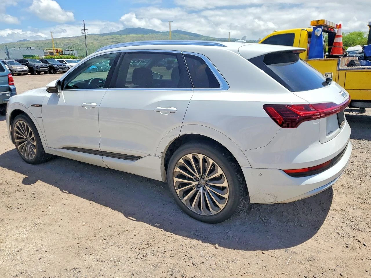 Audi E-Tron PRESTIGE | AWD | 360 CAMS, снимка 2 - Автомобили и джипове - 55815381