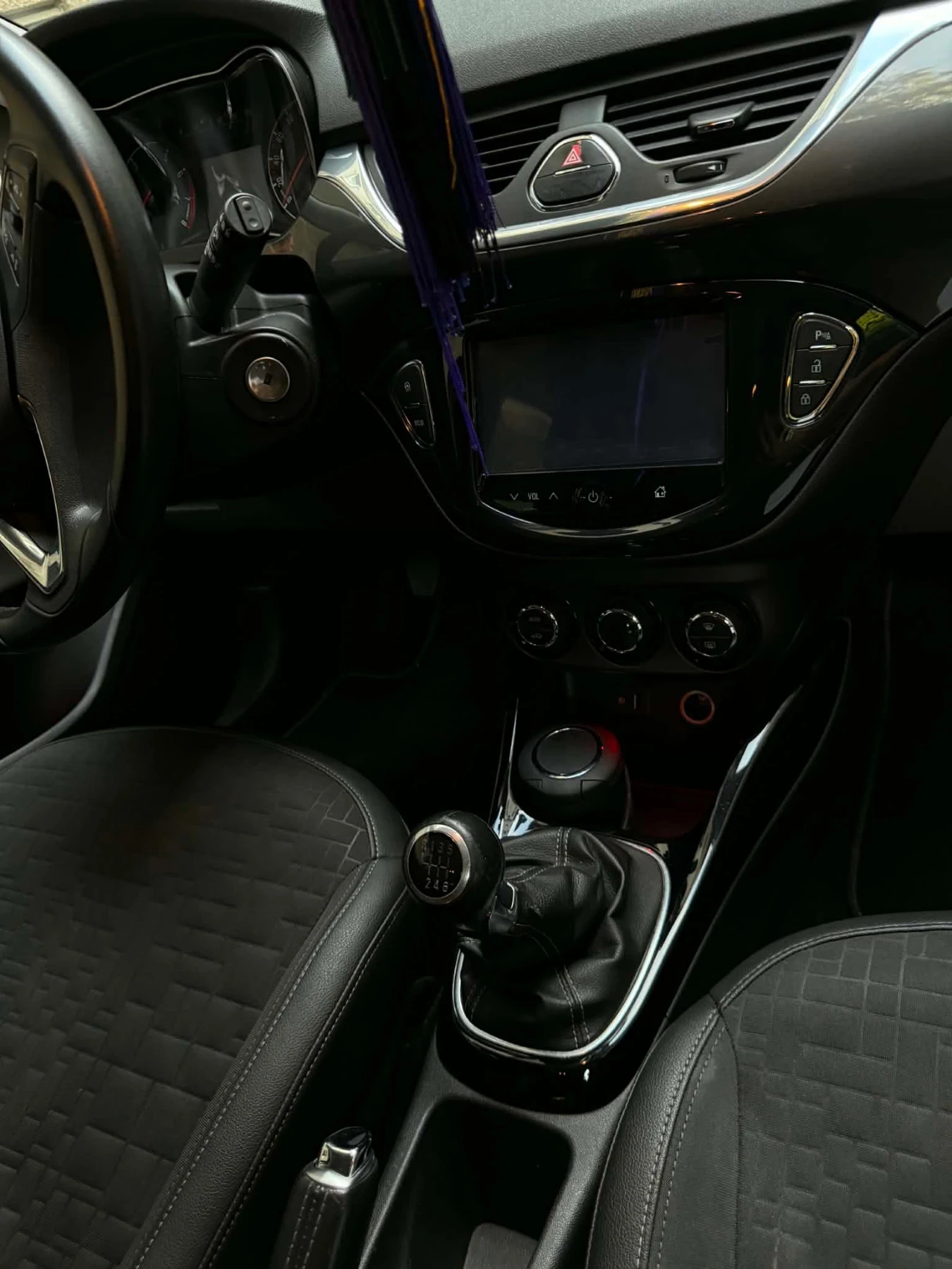 Opel Corsa, снимка 15 - Автомобили и джипове - 55879613