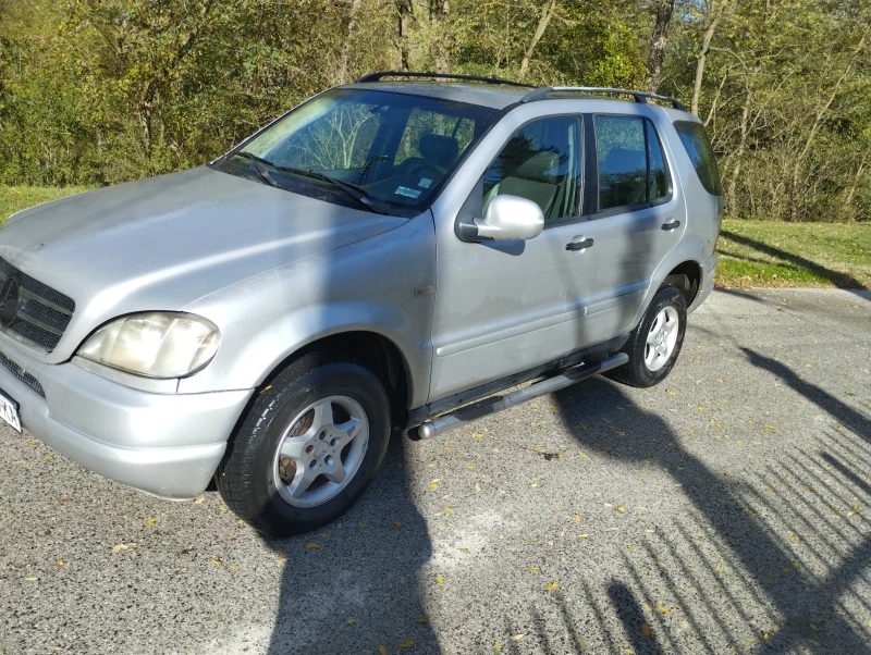 Mercedes-Benz ML 230 230 benzin, снимка 2 - Автомобили и джипове - 47524563