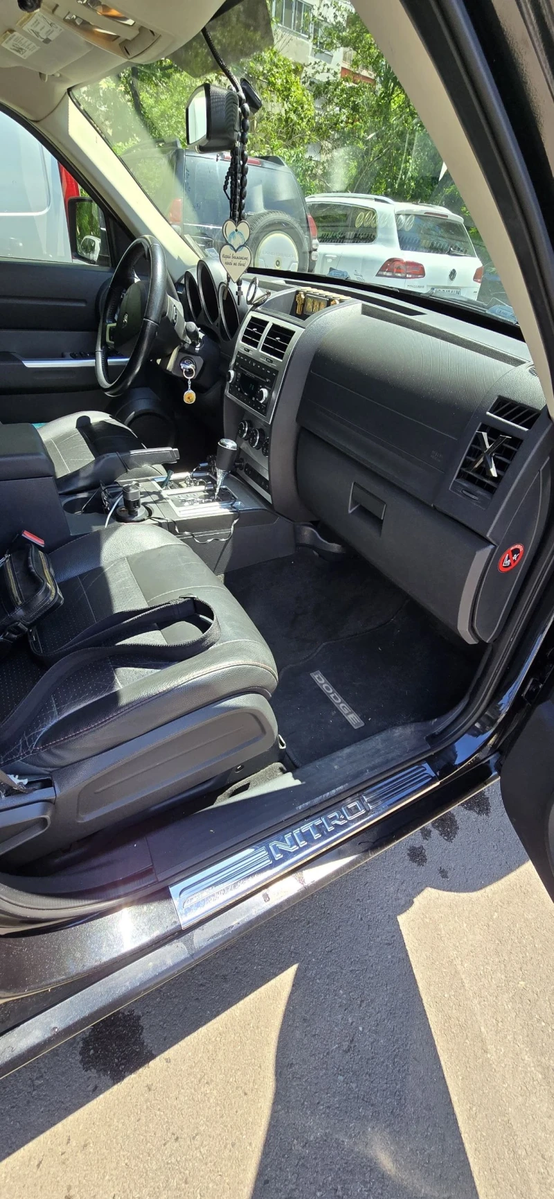 Dodge Nitro 2.8CRD R/T 4?4, снимка 10 - Автомобили и джипове - 51923411