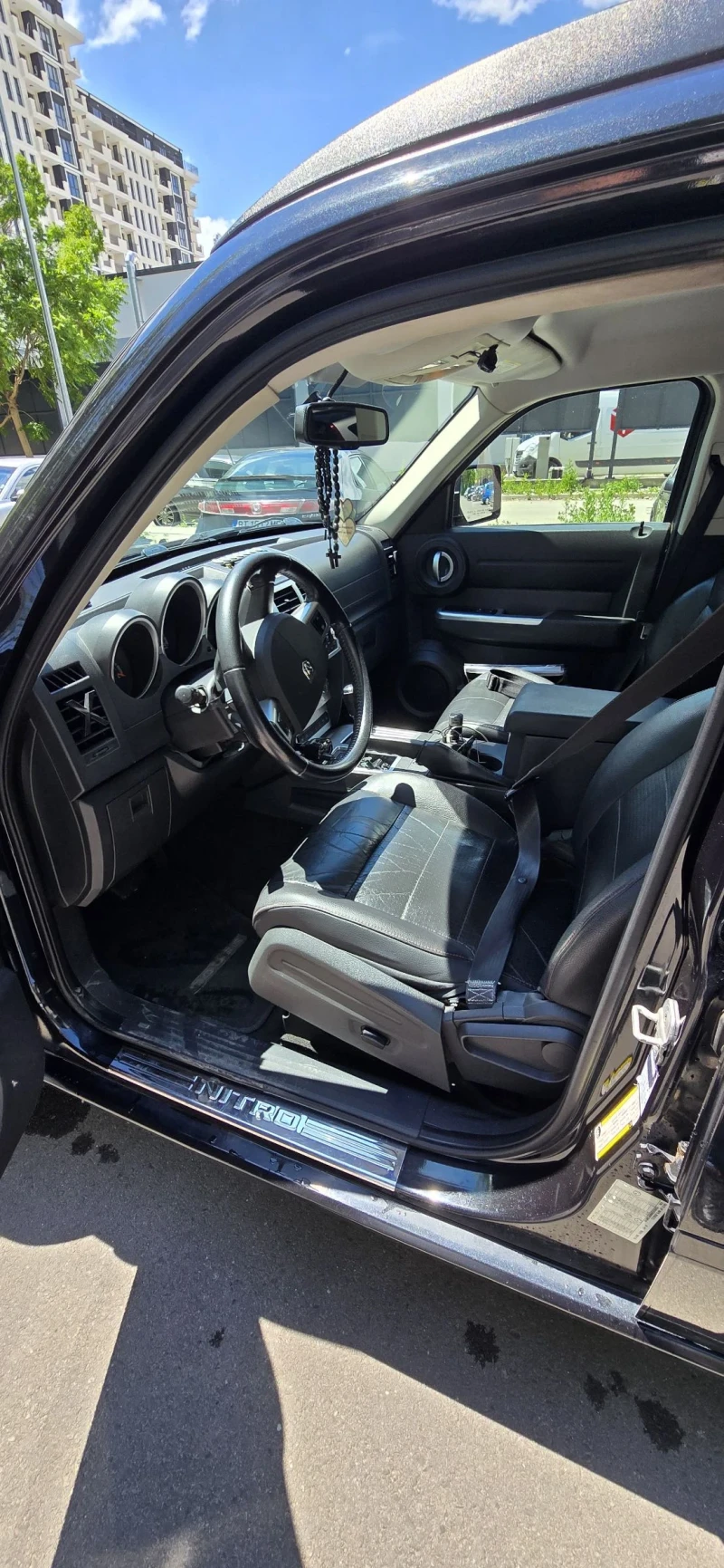 Dodge Nitro 2.8CRD R/T 4?4, снимка 11 - Автомобили и джипове - 51923411