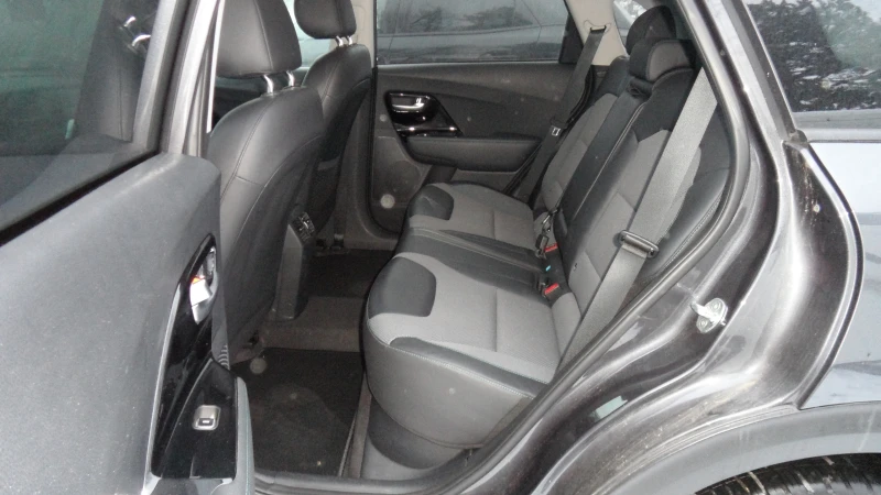 Kia Niro EV 64kw/ 204p.s, снимка 15 - Автомобили и джипове - 53099169