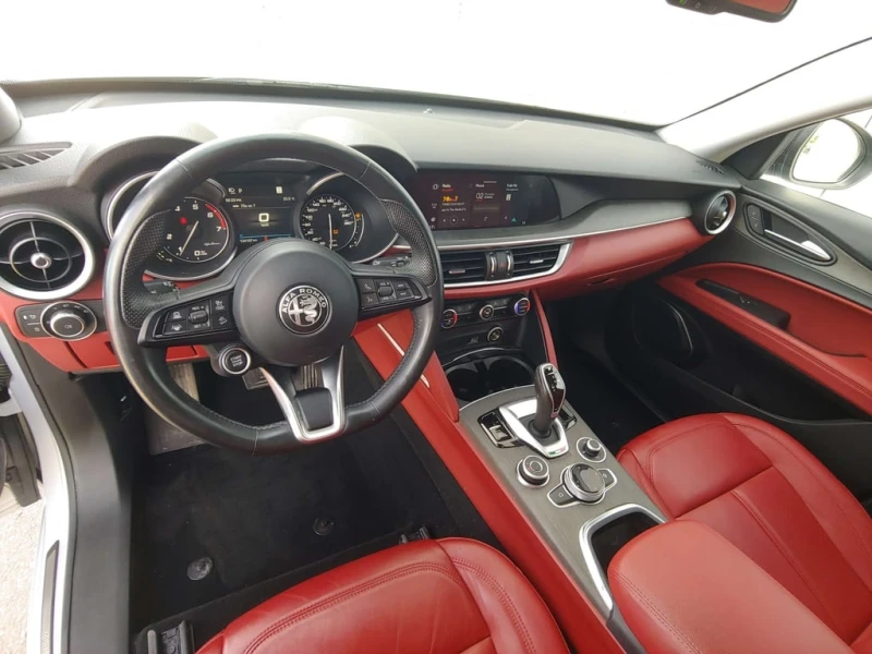 Alfa Romeo Stelvio * CARFAX * ЦЕНА ДО БГ, снимка 11 - Автомобили и джипове - 53108272