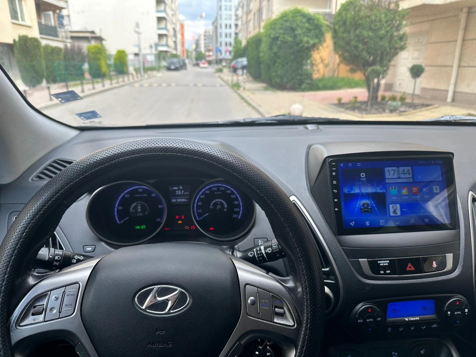 Hyundai IX35 2.0 4WD - изображение 4