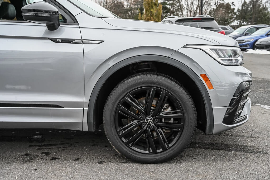 VW Tiguan * COMFORTLINE* R-LINE* BLACK* 4MOTION, снимка 4 - Автомобили и джипове - 53811182